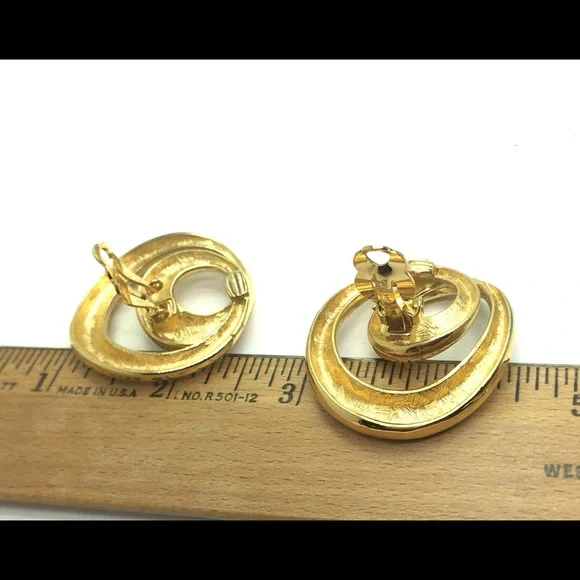 Vintage Givenchy gold tone clip on Earrings. Vintage Givenchy jewelry - Picture 4 of 5